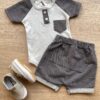 Conjunto Infantil Masculino Body com Detalhe e Short Cinza Fernanda Ramos Kids