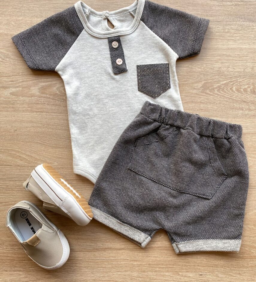 Conjunto Infantil Masculino Body com Detalhe e Short Cinza Fernanda Ramos Kids