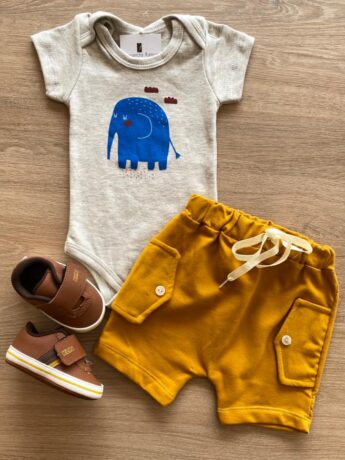 Conjunto Infantil Masculino Body Estampa Elefante Cinza e Short Caramelo Fernanda Ramos Kids