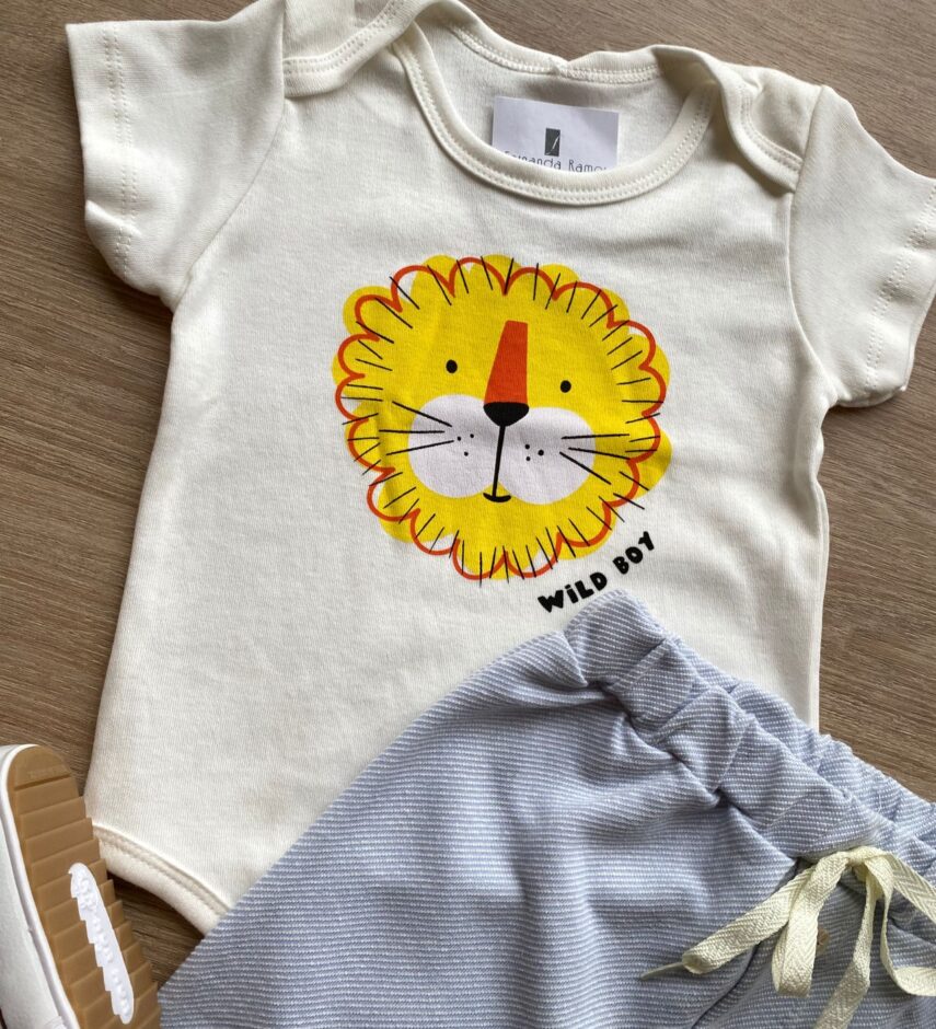 fernandaramoskids com br Conjunto Infantil Masculino Body Estampa Leão e Short Azul 2