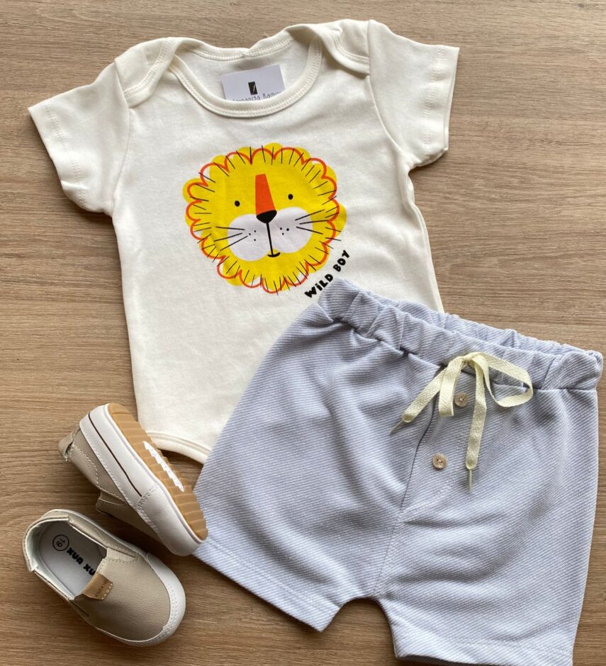 Conjunto Infantil Masculino Body Estampa Leão e Short Azul Fernanda Ramos Kids