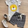 Conjunto Infantil Masculino Body Estampa Leão e Short Cinza Fernanda Ramos Kids