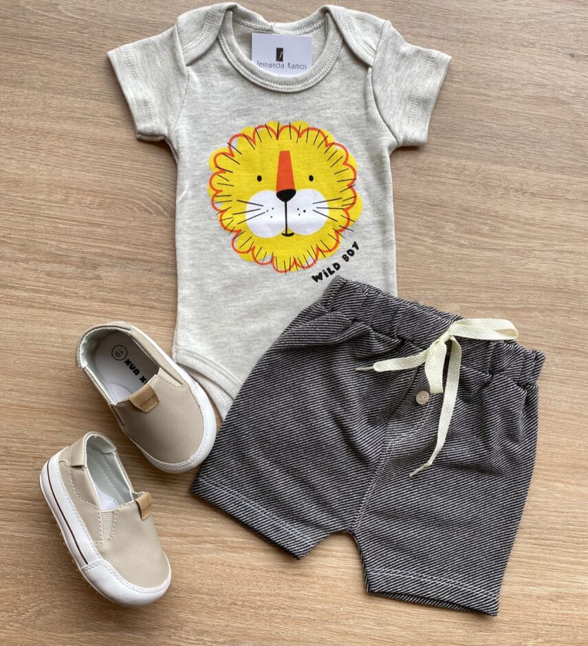 Conjunto Infantil Masculino Body Estampa Leão e Short Cinza Fernanda Ramos Kids