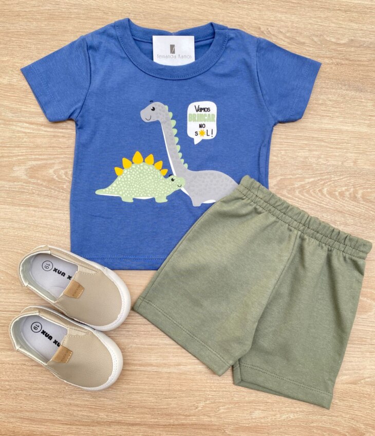 Conjunto Infantil Masculino Camiseta Dinossauros Azul e Bermuda Verde Fernanda Ramos Kids