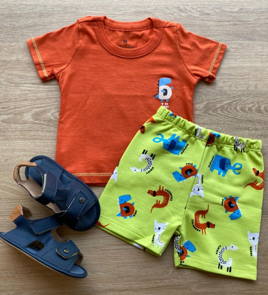 Conjunto Infantil Masculino Camiseta Laranja e Bermuda Estampada Verde Fernanda Ramos Kids