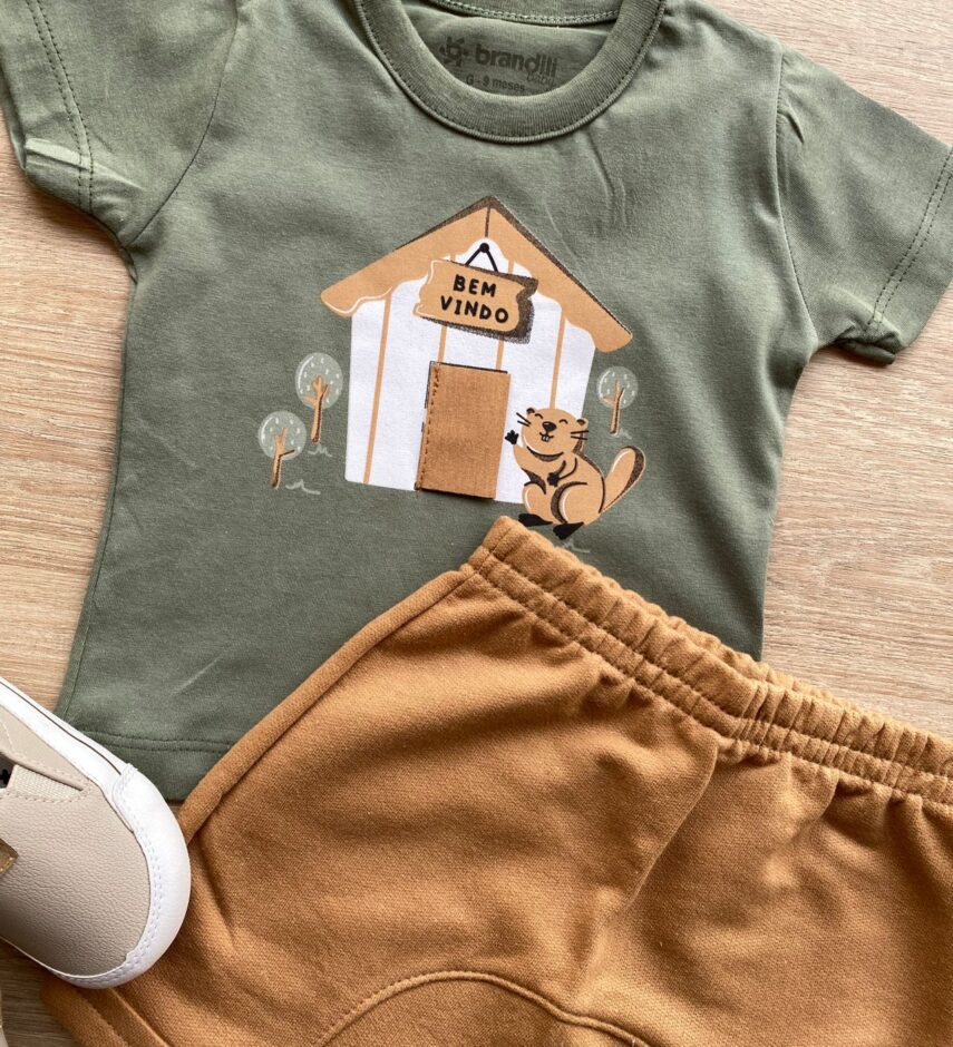 fernandaramoskids com br Conjunto Infantil Masculino Camiseta Verde e Bermuda Caramelo 1