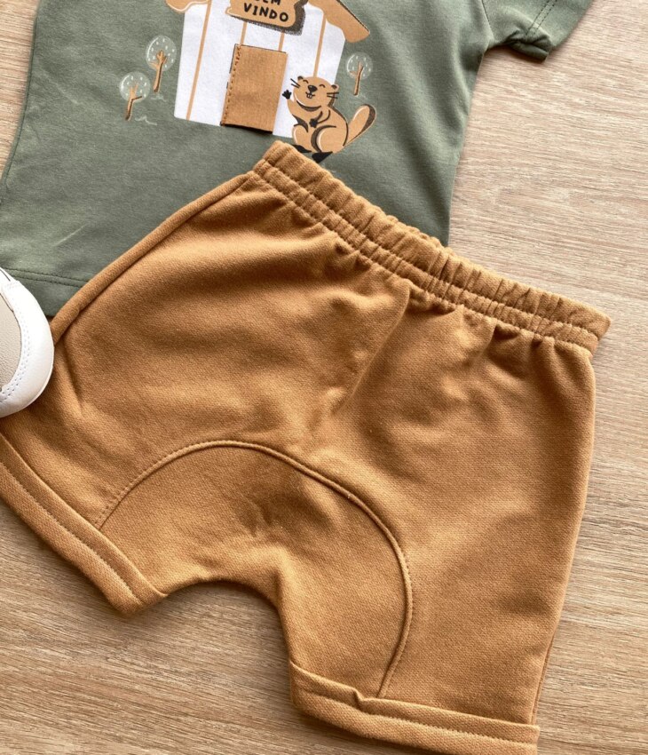 fernandaramoskids com br Conjunto Infantil Masculino Camiseta Verde e Bermuda Caramelo 3