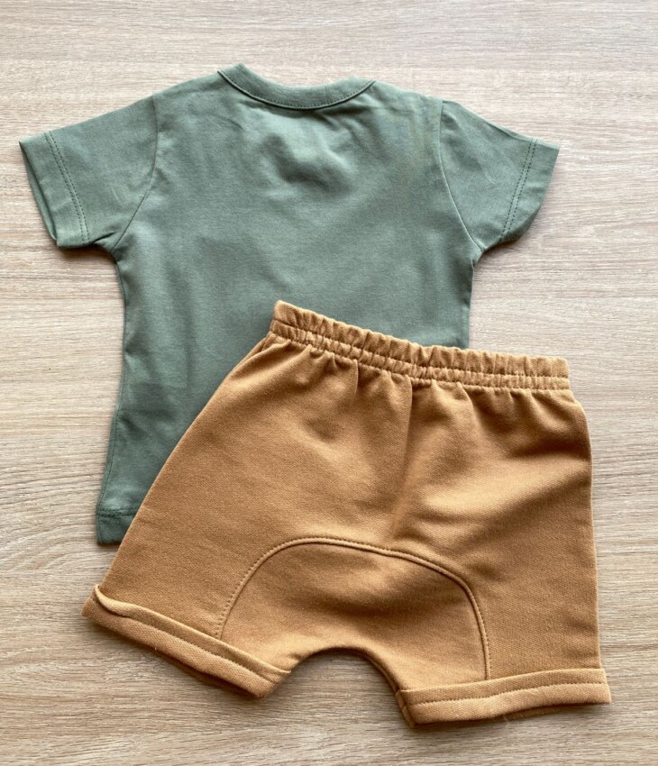 fernandaramoskids com br Conjunto Infantil Masculino Camiseta Verde e Bermuda Caramelo 4