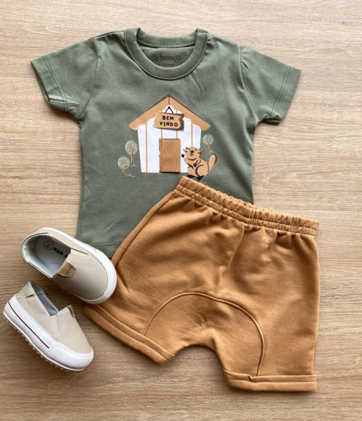 Conjunto Infantil Masculino Camiseta Verde e Bermuda Caramelo Fernanda Ramos Store