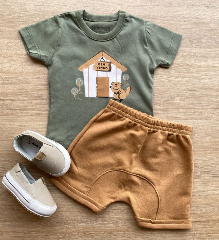 Conjunto Infantil Masculino Camiseta Verde e Bermuda Caramelo Fernanda Ramos Store