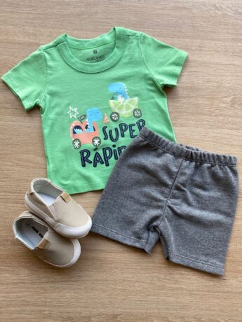 Conjunto Infantil Masculino Camiseta Verde e Bermuda Cinza Fernanda Ramos Kids