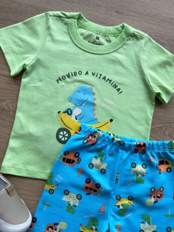 fernandaramoskids com br Conjunto Infantil Masculino Camiseta Verde e Bermuda com Estampa Azul 1