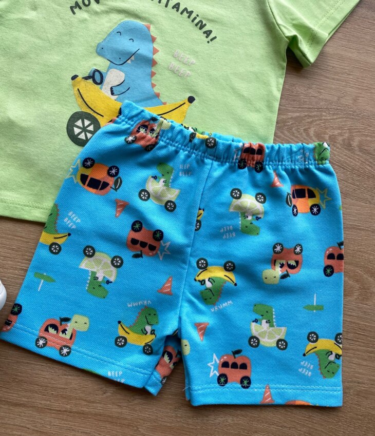 fernandaramoskids com br Conjunto Infantil Masculino Camiseta Verde e Bermuda com Estampa Azul 2