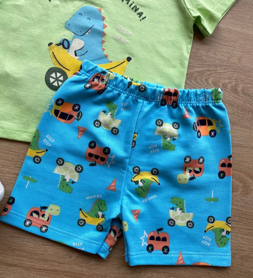 fernandaramoskids com br Conjunto Infantil Masculino Camiseta Verde e Bermuda com Estampa Azul 2