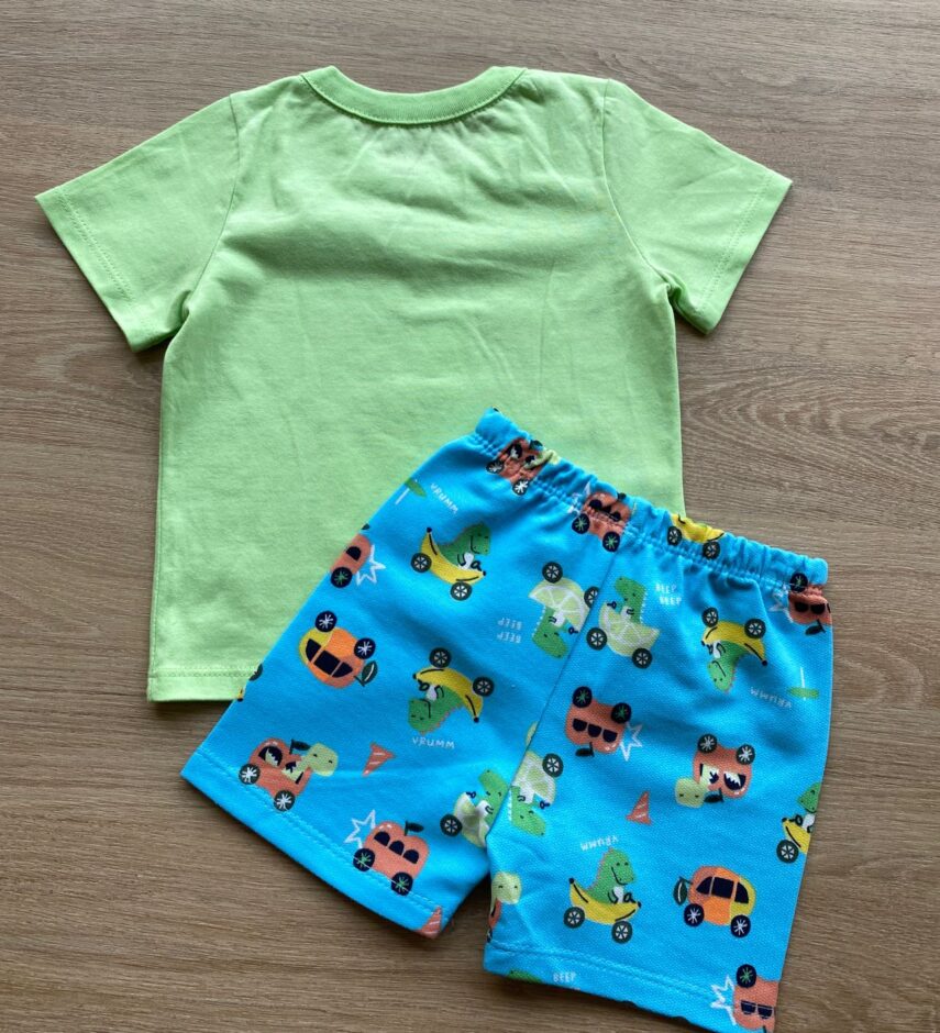 fernandaramoskids com br Conjunto Infantil Masculino Camiseta Verde e Bermuda com Estampa Azul 3