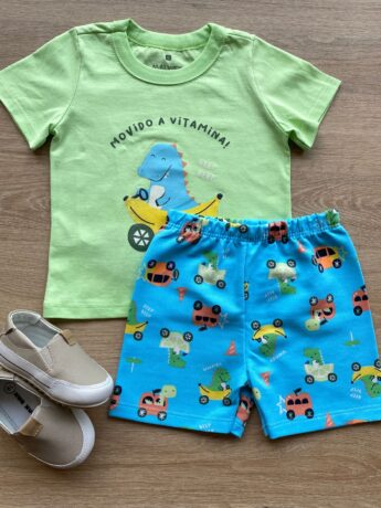 Conjunto Infantil Masculino Camiseta Verde e Bermuda com Estampa Azul Fernanda Ramos Kids