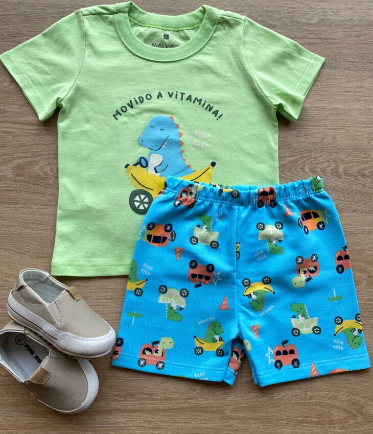Conjunto Infantil Masculino Camiseta Verde e Bermuda com Estampa Azul Fernanda Ramos Kids