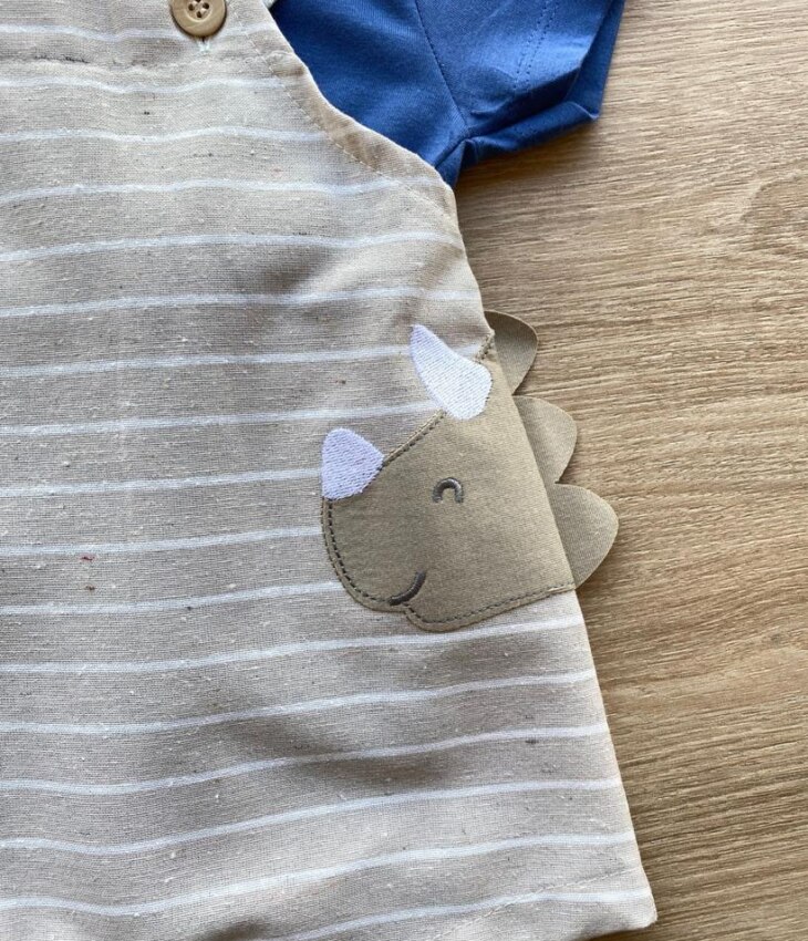 fernandaramoskids com br Conjunto Infantil Masculino Jardineira Cru Listrada e Camiseta Azul 2