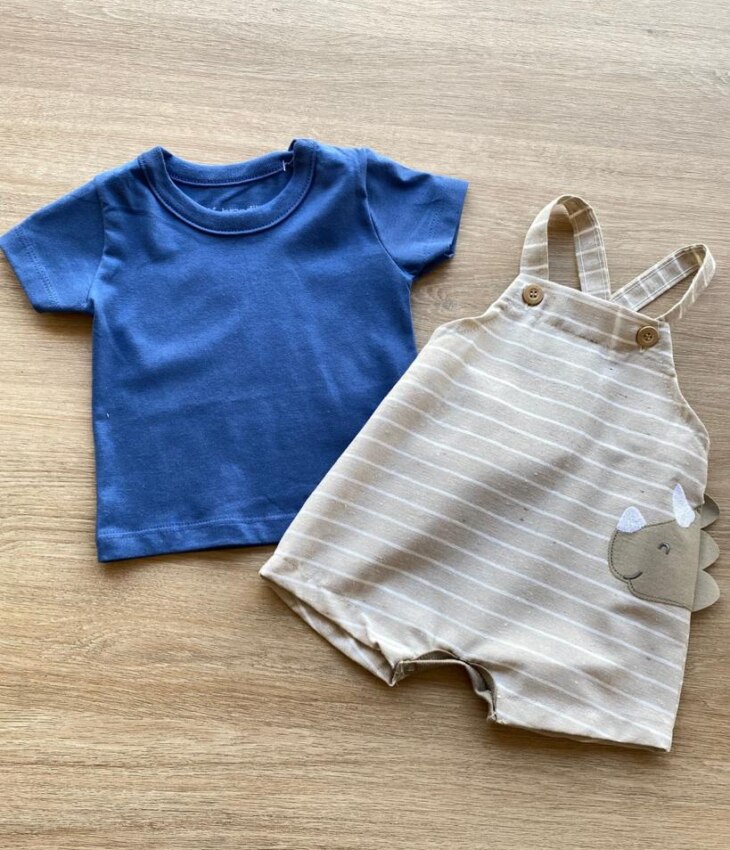 fernandaramoskids com br Conjunto Infantil Masculino Jardineira Cru Listrada e Camiseta Azul 3