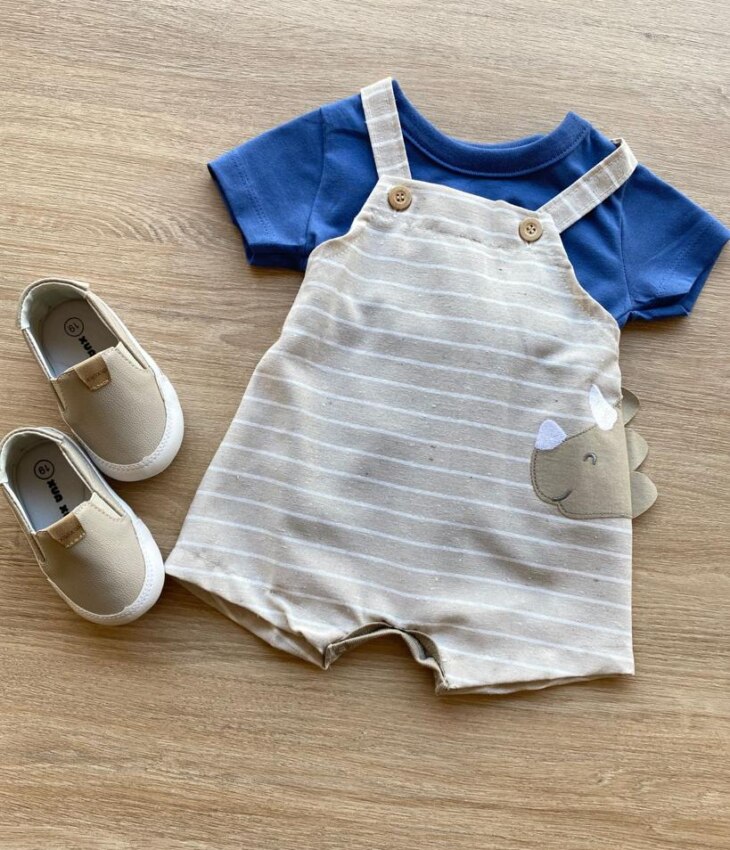 Conjunto Infantil Masculino Jardineira Cru Listrada e Camiseta Azul Fernanda Ramos Kids