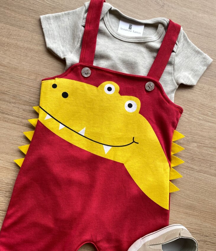 fernandaramoskids com br Conjunto Infantil Masculino Jardineira Jacaré Vermelha e Body Cinza 1