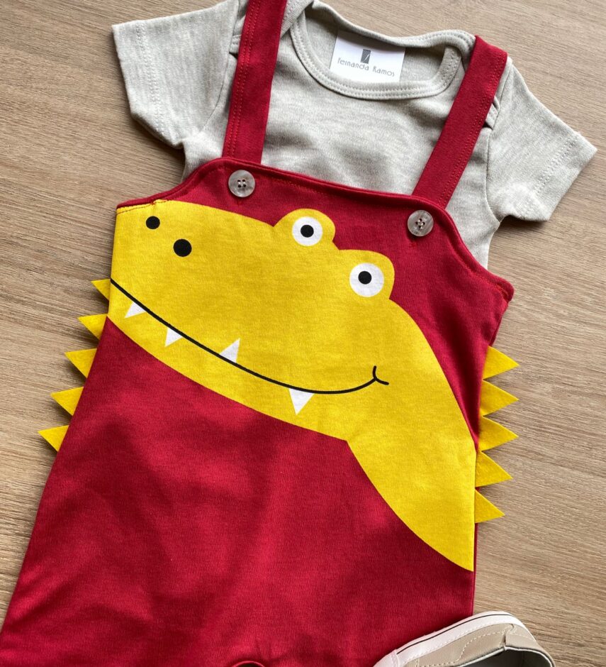 fernandaramoskids com br Conjunto Infantil Masculino Jardineira Jacaré Vermelha e Body Cinza 1