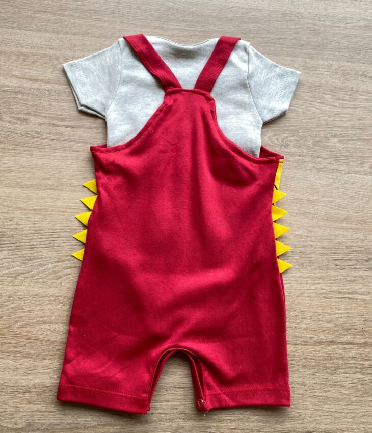 fernandaramoskids com br Conjunto Infantil Masculino Jardineira Jacaré Vermelha e Body Cinza 2
