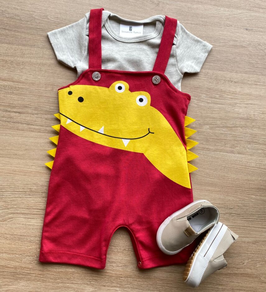 Conjunto Infantil Masculino Jardineira Jacaré Vermelha e Body Cinza Fernanda Ramos Kids