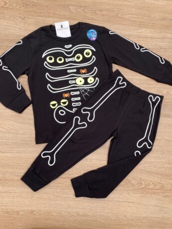 Conjunto Infantil Masculino Pijama Blusa e Calça Estampa Brilha no Escuro Fernanda Ramos Kids
