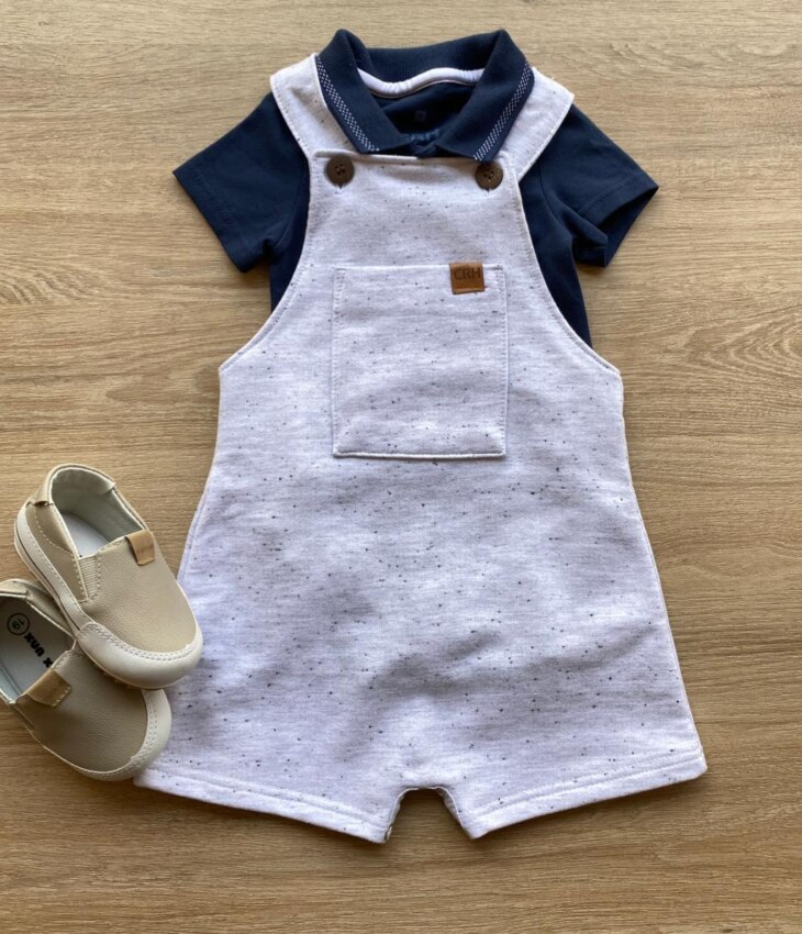 Jardineira Infantil Masculina Curta com Bolso Frontal Gelo Fernanda Ramos Kids