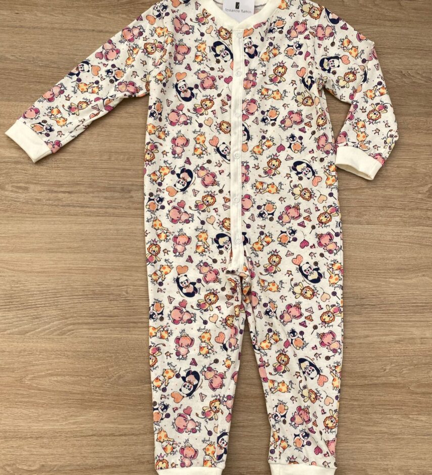 Macacão Pijama Infantil Feminino Estampa Bichinhos Off White Fernanda Ramos Store