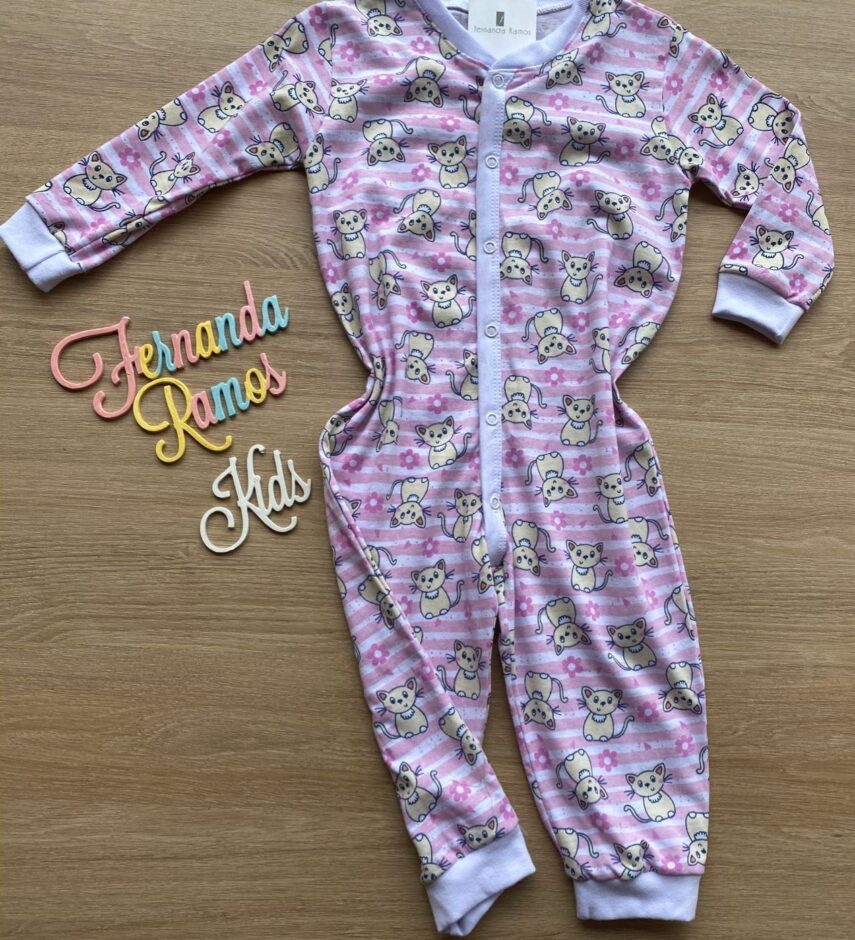 Macacão Pijama Infantil Feminino Estampa Gatinhos Rosa Fernanda Ramos Kids