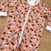 fernandaramoskids com br Macacão Pijama Infantil Feminino Estampado Fundo Salmão 1