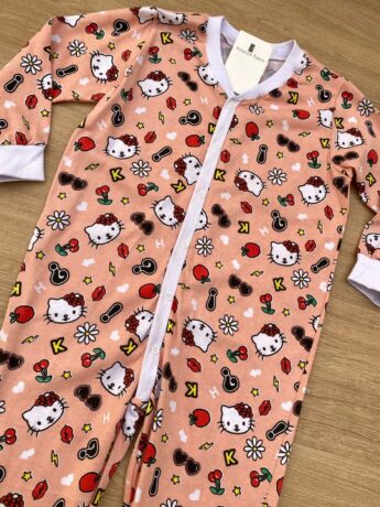 fernandaramoskids com br Macacão Pijama Infantil Feminino Estampado Fundo Salmão 1