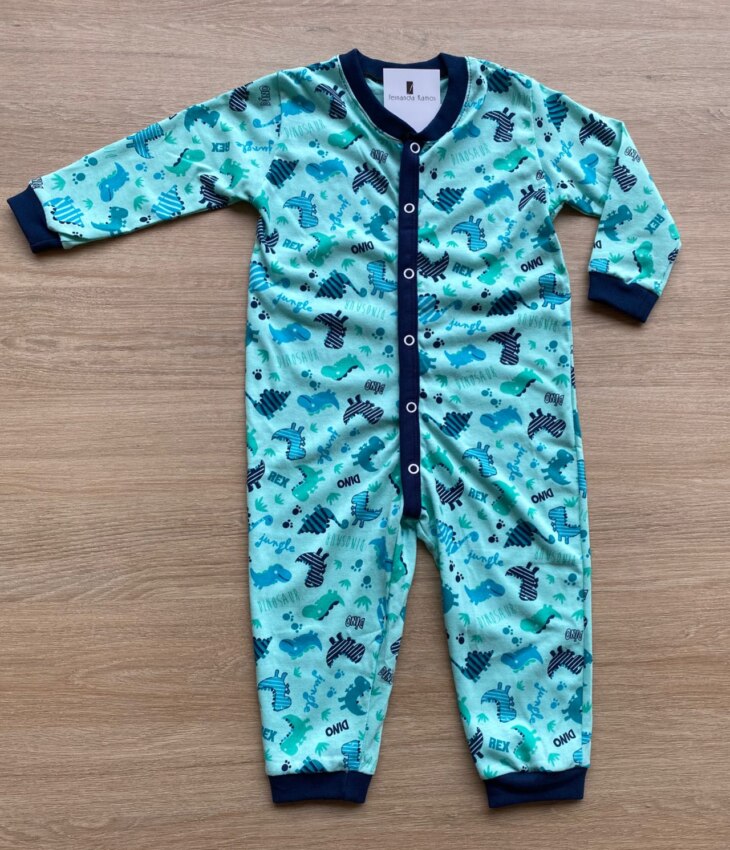 Macacão Pijama Infantil Masculino Estampado Fundo Azul Fernanda Ramos Kids