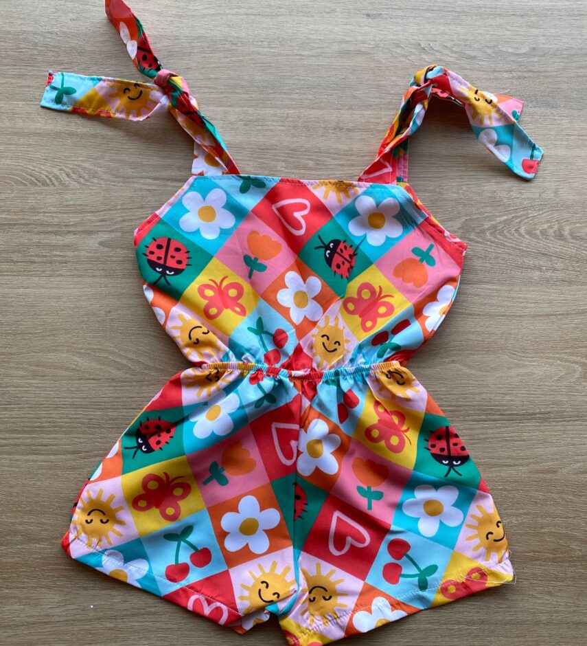 fernandaramoskids com br Macaquinho Infantil Feminino Amarração nas Alças e Cintura Estampado 2