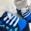 fernandaramoskids com br Meia Infantil Masculina 3D Pantufinha Azul Preto e Branco 2