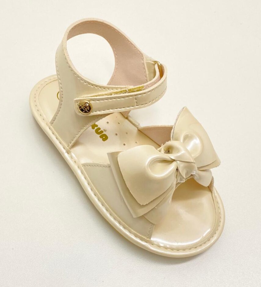 Sandália Infantil Feminina com Laço Off White Fernanda Ramos Kids
