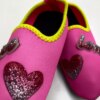 fernandaramoskids com br Sapatilha Neoprene Infantil Feminina Soft Fun Love Rosa Flúor 1