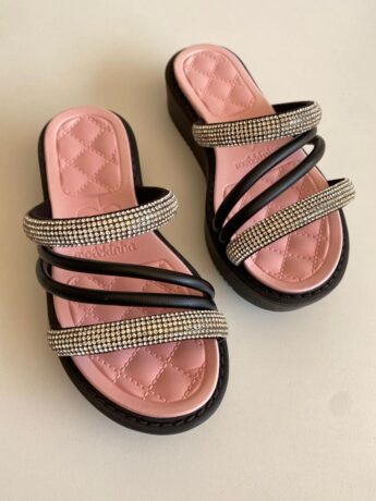 fernandaramoskids com br Tamanco Infantil Feminino Anabela Preto com Aplicações 1