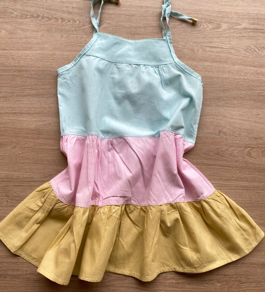 fernandaramoskids com br Vestido Infantil Feminino Alças com Amarração Verde, Rosa e Bege 2