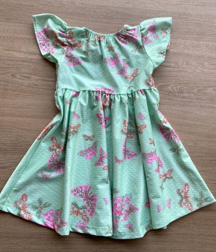 fernandaramoskids com br Vestido Infantil Feminino Curto Estampa Borboletas Fundo Verde 3