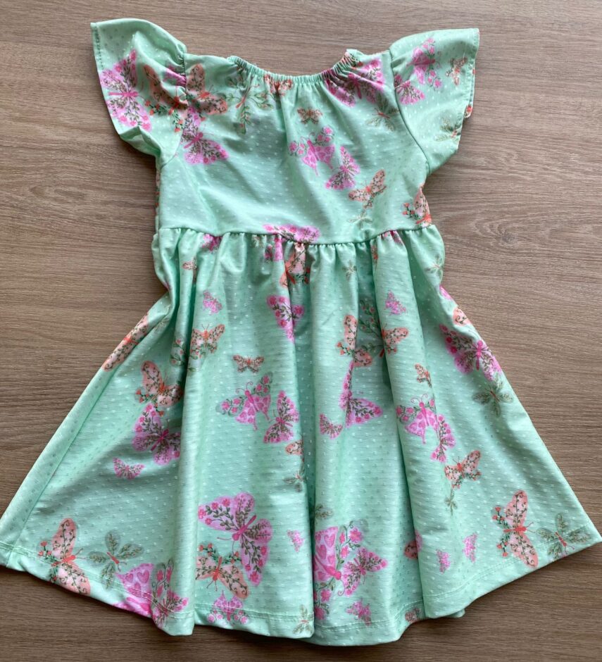 fernandaramoskids com br Vestido Infantil Feminino Curto Estampa Borboletas Fundo Verde 3