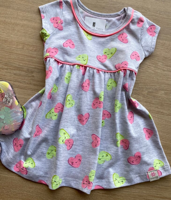 fernandaramoskids com br Vestido Infantil Feminino Curto Estampa de Corações Cinza 1