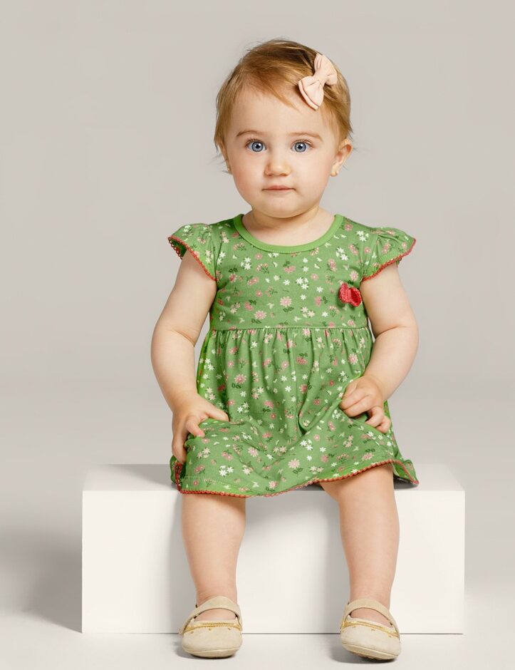 Vestido Infantil Feminino Curto Estampa Floral Fundo Verde Fernanda Ramos Kids