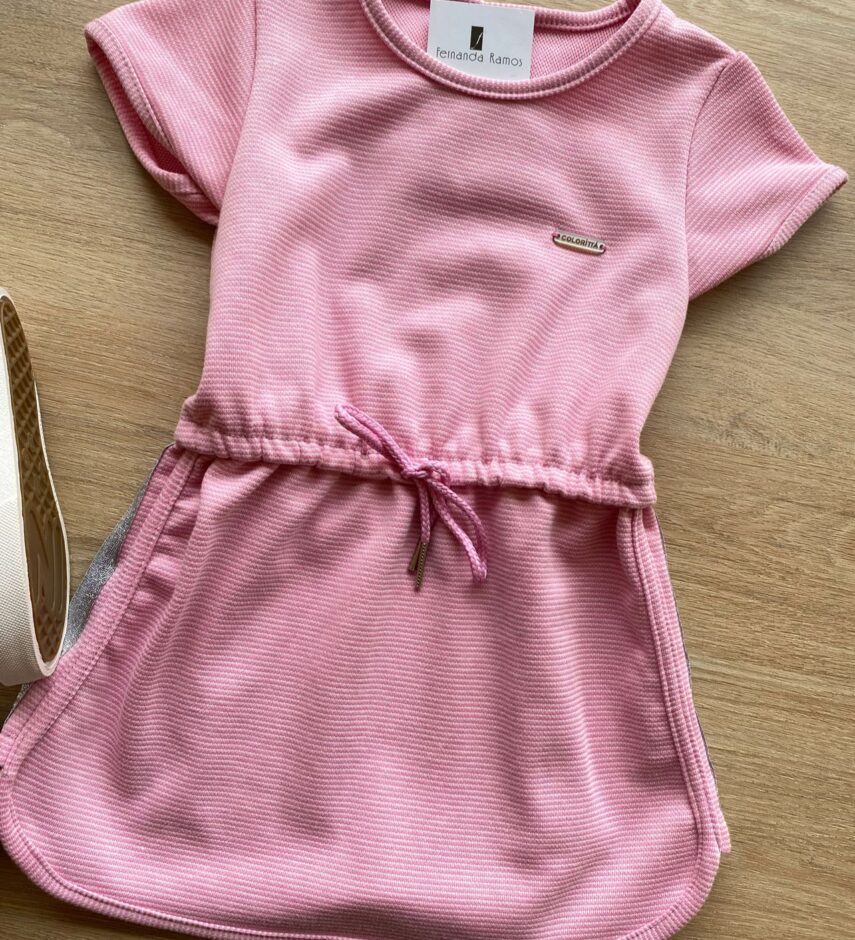 fernandaramoskids com br Vestido Infantil Feminino Curto Rosa Detalhe Lateral Brilhante 1