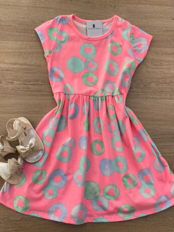 Vestido Infantil Feminino Manga Curta Malha Estampado Pink Flúor Fernanda Ramos Kids