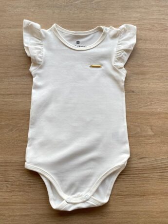 Body Infantil Feminino Tradicional com Babado Off White Fernanda Ramos Kids