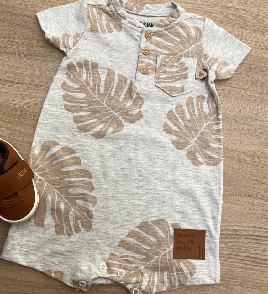 fernandaramoskids com br Body Infantil Masculino Estampado Folhas Bege 1