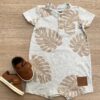 Body Infantil Masculino Estampado Folhas Bege Fernanda Ramos Kids